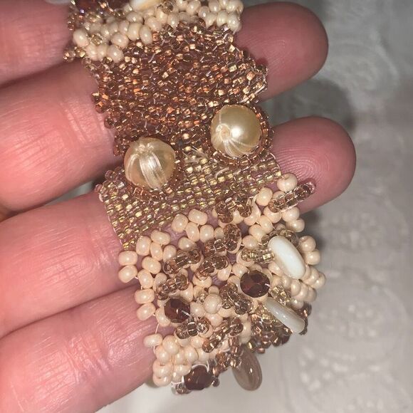 Handmade Seed Bead Mother of Pearl Bracelet 7.5” - Picture 12 of 15